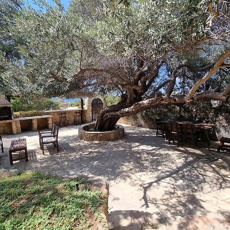 Olive Beach Villa Пея Екстериор снимка