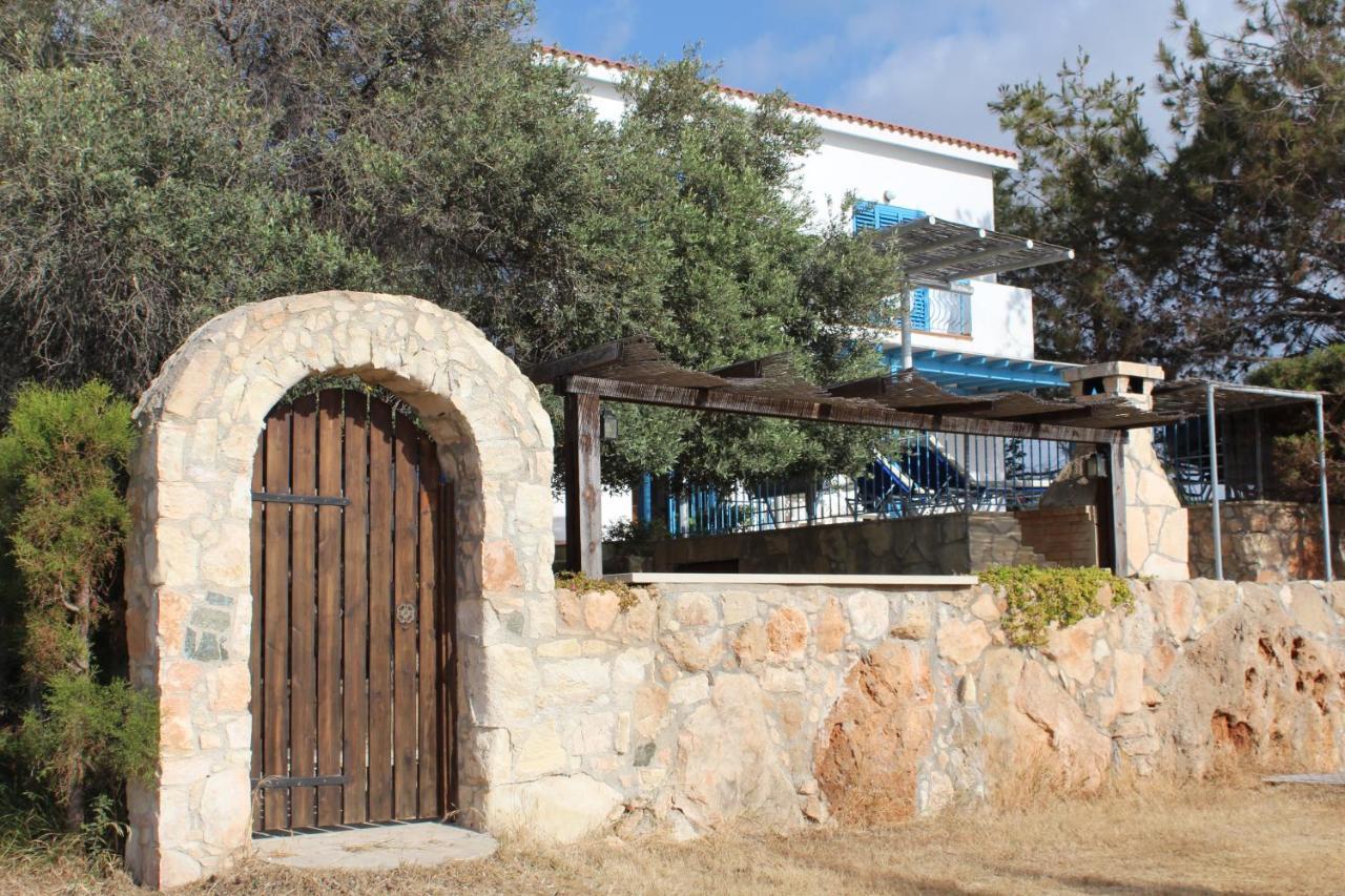 Olive Beach Villa Пея Екстериор снимка