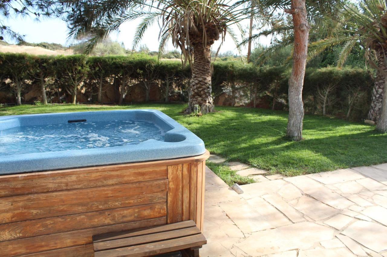 Olive Beach Villa Пея Екстериор снимка
