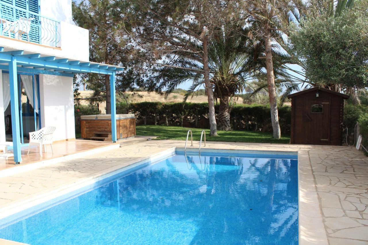 Olive Beach Villa Пея Екстериор снимка