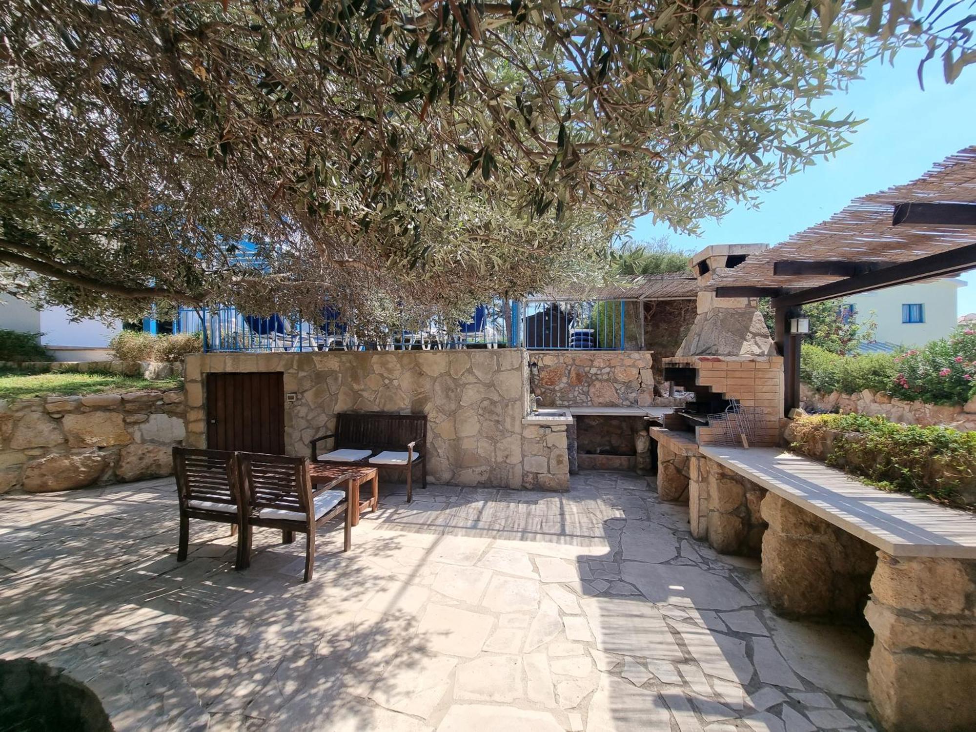 Olive Beach Villa Пея Екстериор снимка