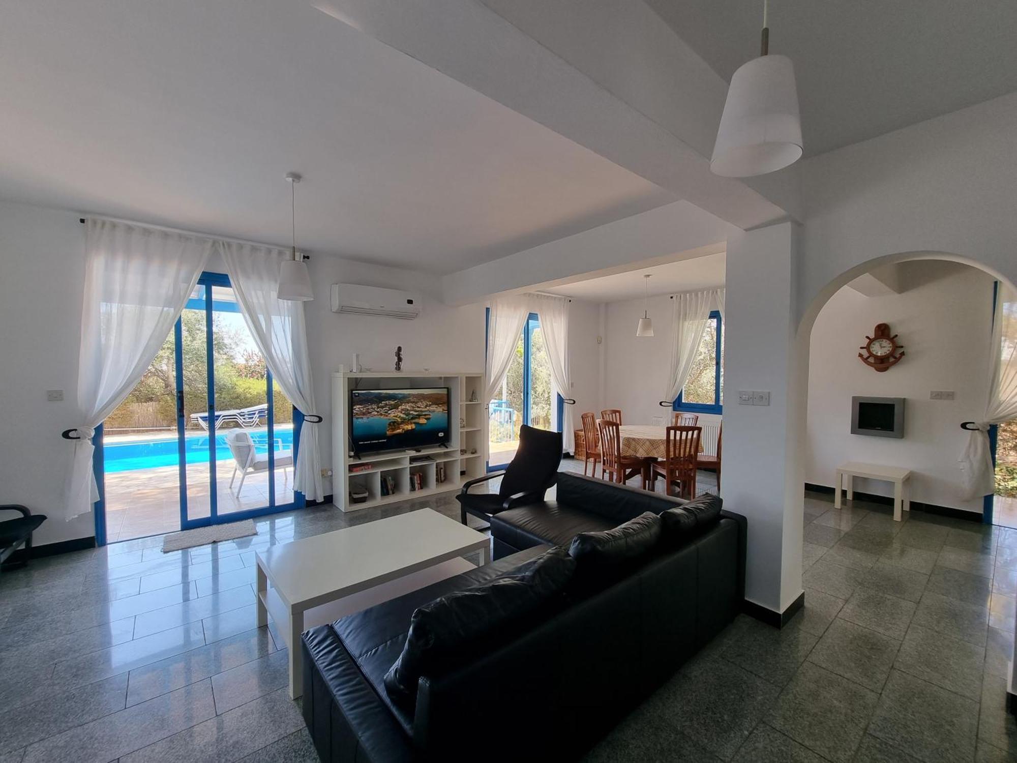 Olive Beach Villa Пея Екстериор снимка