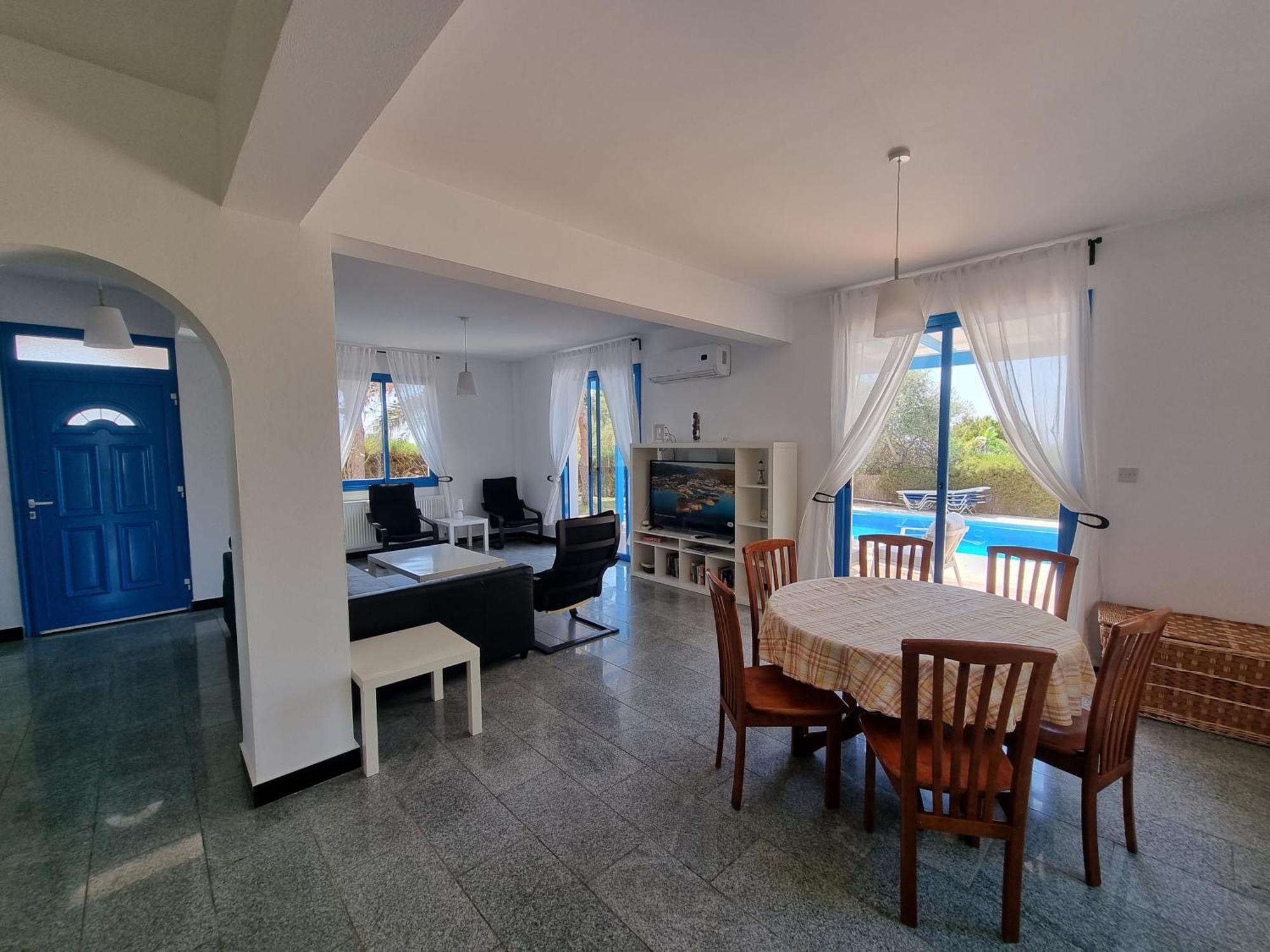 Olive Beach Villa Пея Екстериор снимка