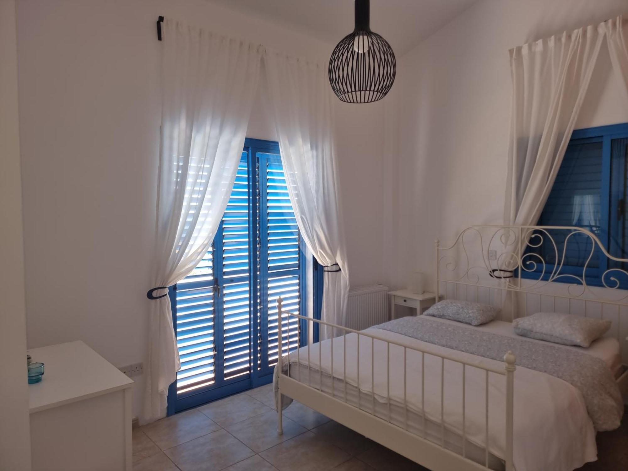 Olive Beach Villa Пея Екстериор снимка